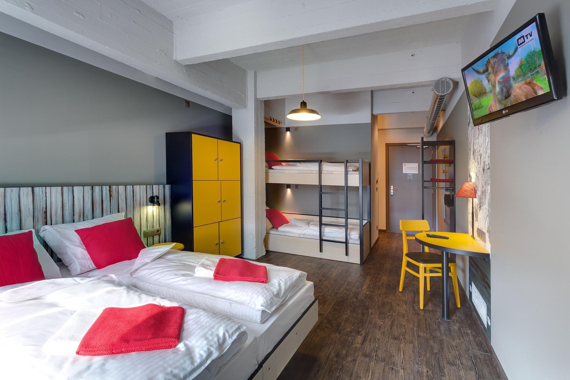 Meininger Hotels Bruxelles City Center Sint-Jans-Molenbeek Esterno foto