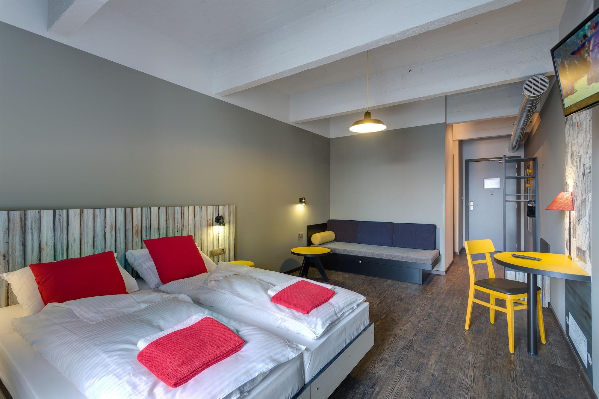 Meininger Hotels Bruxelles City Center Sint-Jans-Molenbeek Esterno foto