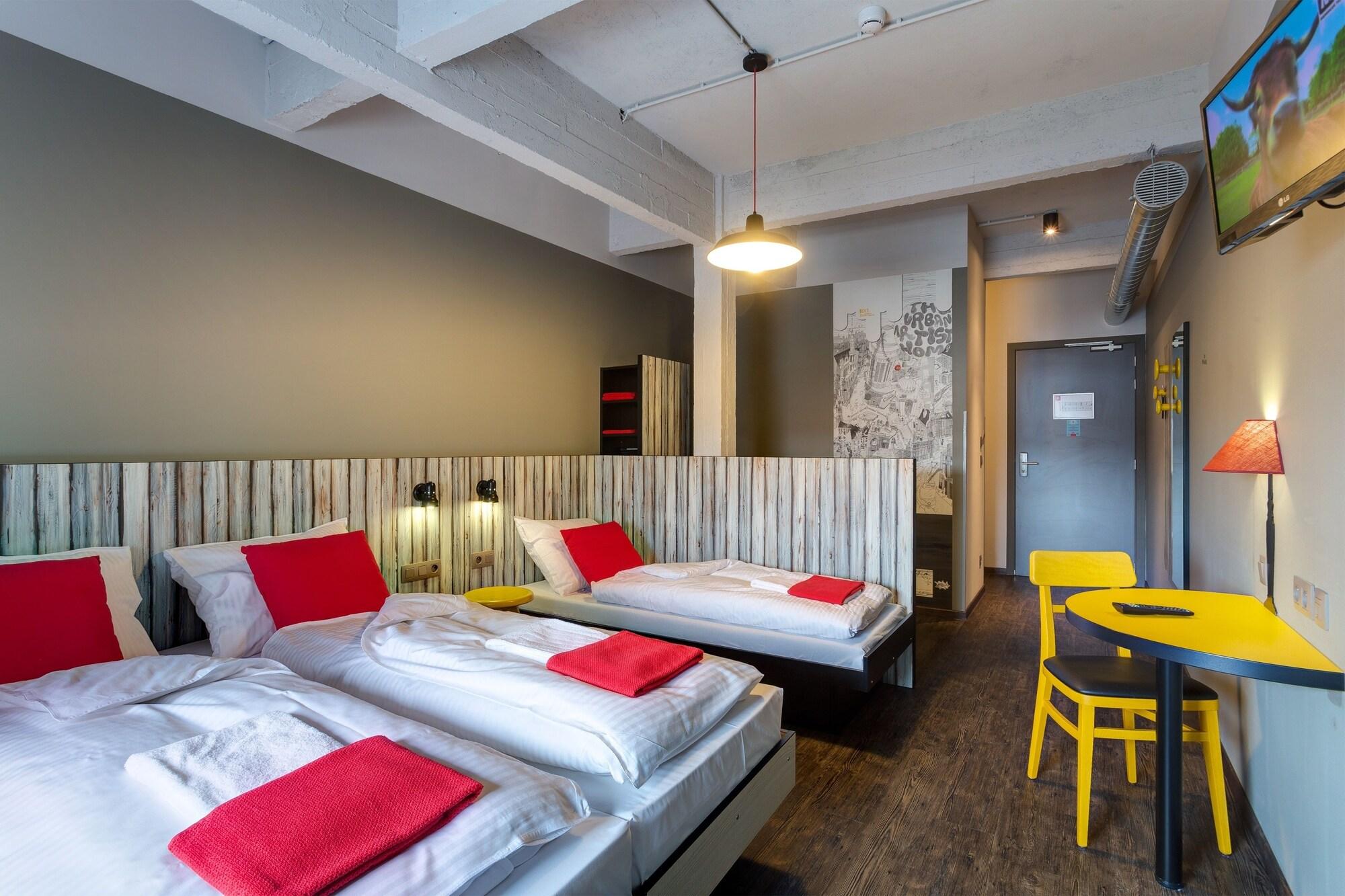 Meininger Hotels Bruxelles City Center Sint-Jans-Molenbeek Esterno foto