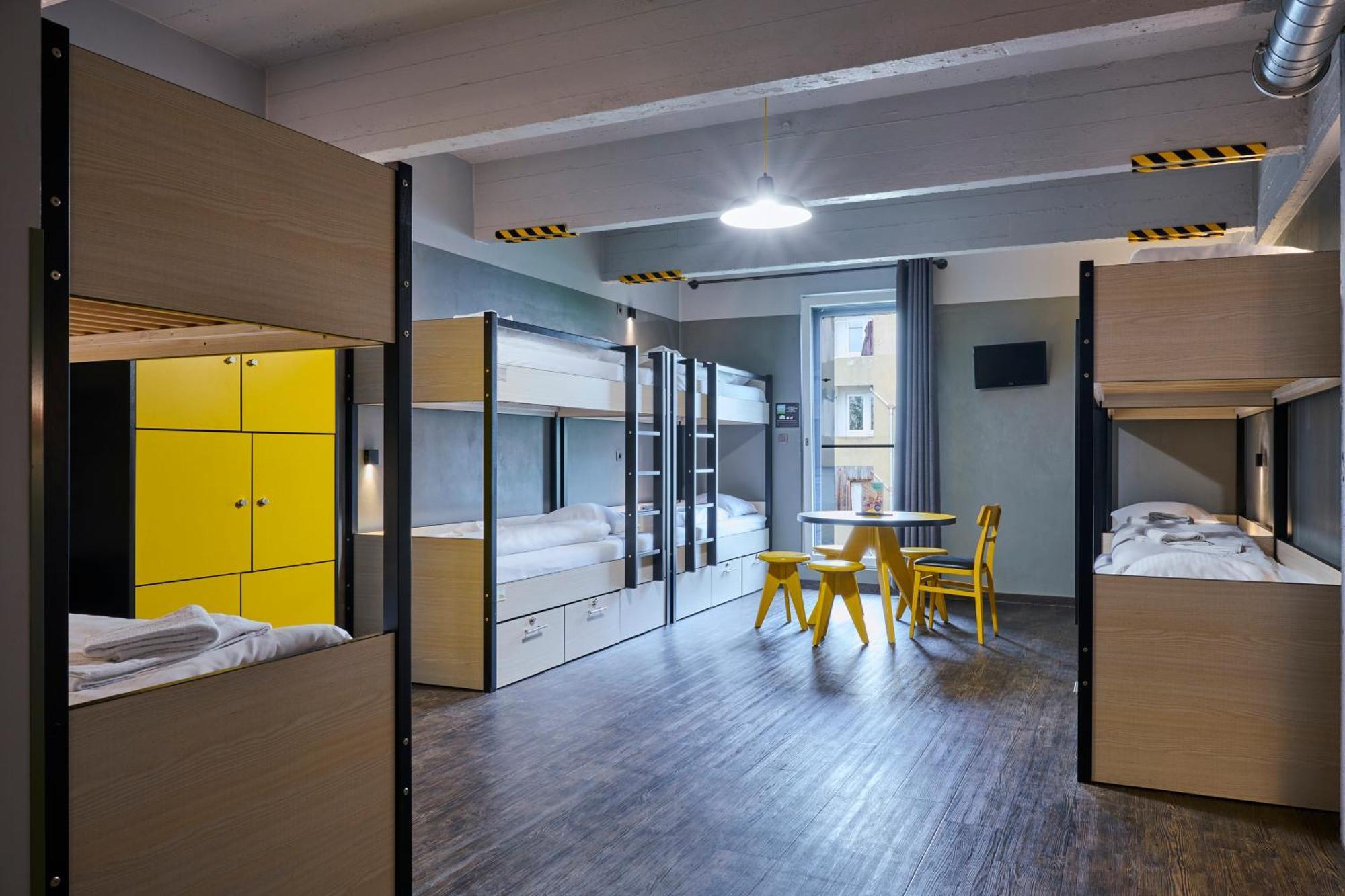 Meininger Hotels Bruxelles City Center Sint-Jans-Molenbeek Esterno foto