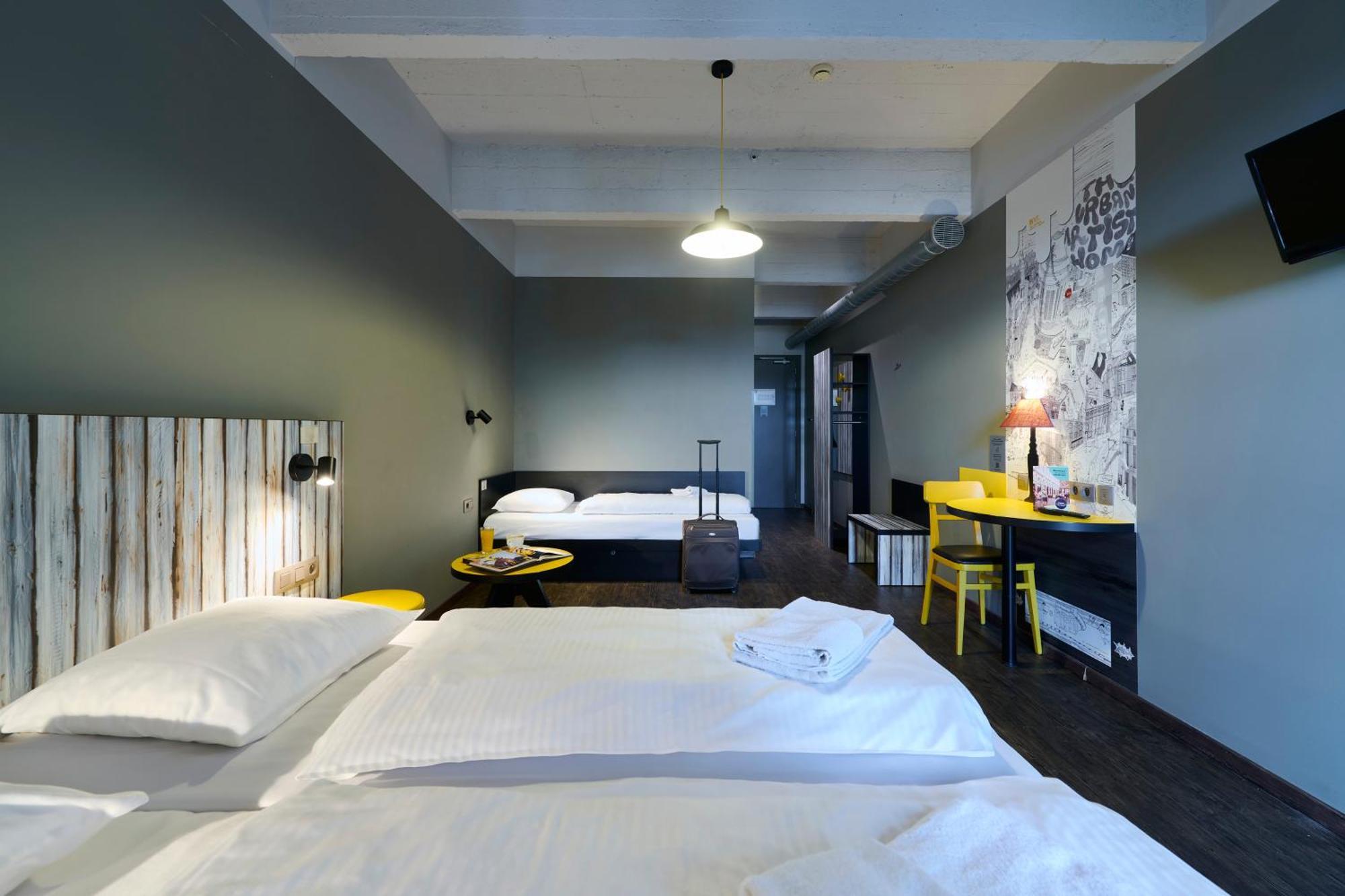 Meininger Hotels Bruxelles City Center Sint-Jans-Molenbeek Esterno foto