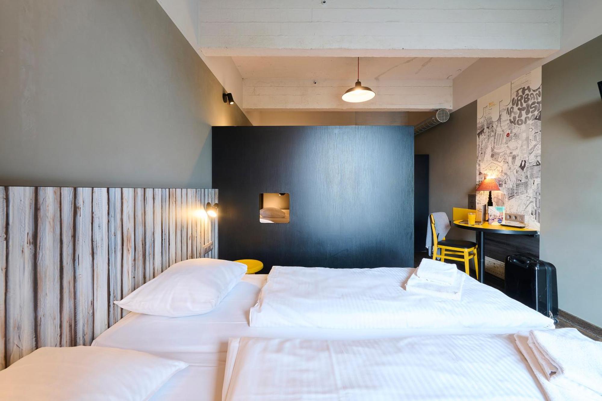Meininger Hotels Bruxelles City Center Sint-Jans-Molenbeek Esterno foto