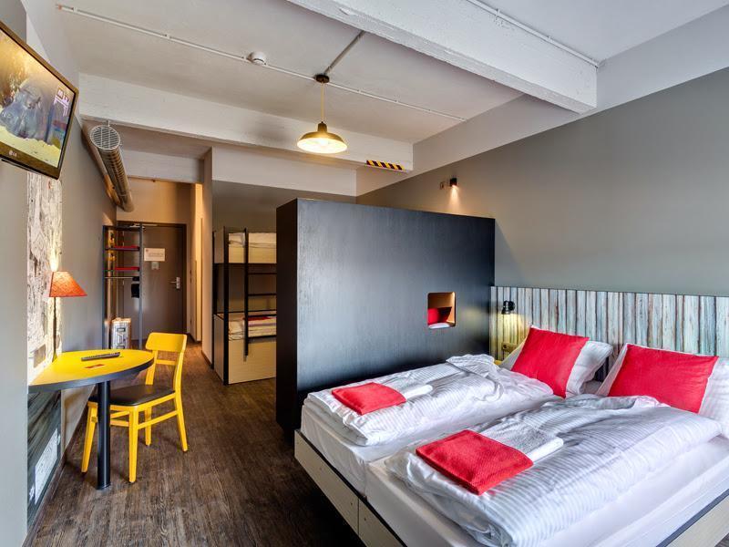 Meininger Hotels Bruxelles City Center Sint-Jans-Molenbeek Esterno foto